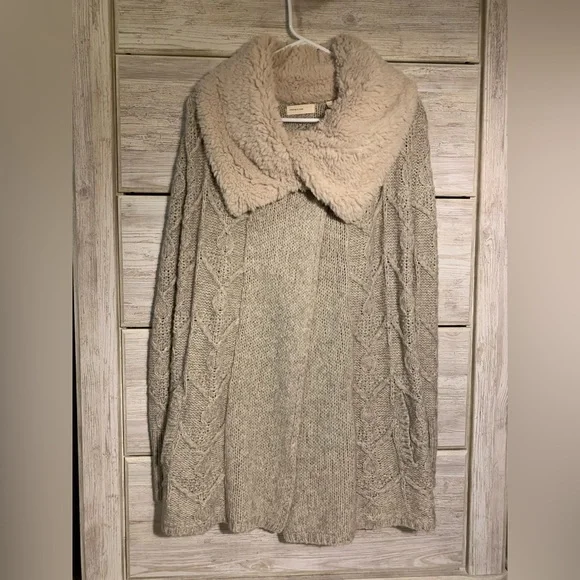 Anthropologie Fuzzy Sweater W Pockets NWT - Picture 2 of 6